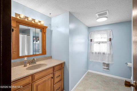 Tiny photo for 18920 County Road 218, Defiance, OH 43512 (MLS # 10003016)