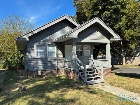 Homes For Sale - 3821 Jackman Road<br/> Lucas County, Toledo, OH 43612