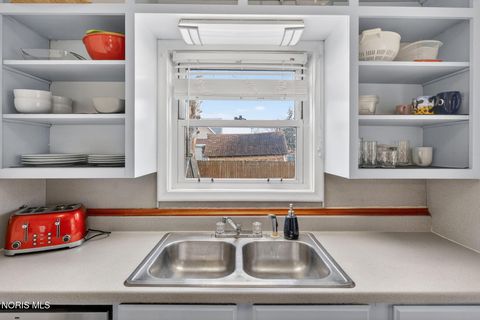 Tiny photo for 5521 304th Street, Toledo, OH 43611 (MLS # 10005432)