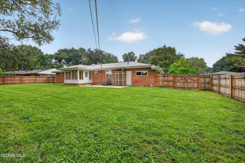 Tiny photo for 2026 Sandringham Drive, Toledo, OH 43615 (MLS # 10013063)