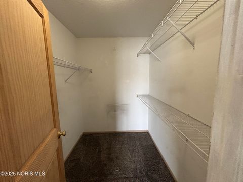 Tiny photo for 2245 Fox Run Circle, Findlay, OH 45840 (MLS # 10000327)