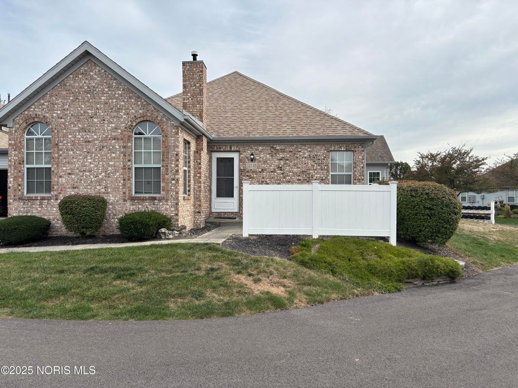 Photo for 2245 Fox Run Circle, Findlay, OH 45840 (MLS # 10000327)