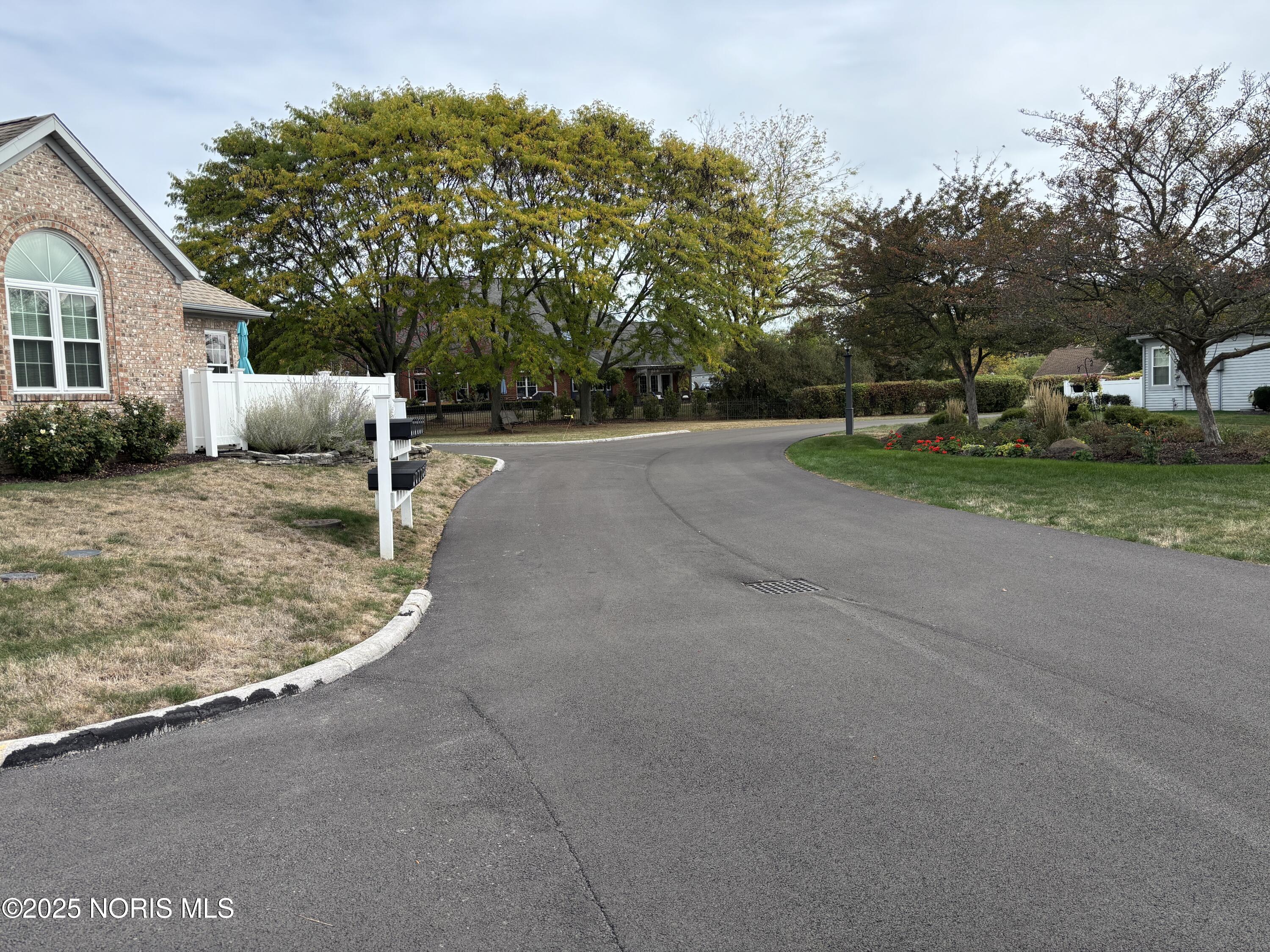 2245 Fox Run Circle