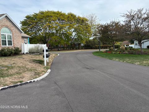 Tiny photo for 2245 Fox Run Circle, Findlay, OH 45840 (MLS # 10000327)