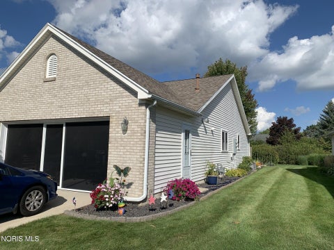 Tiny photo for 26336 E Wexford Drive, Perrysburg, OH 43551 (MLS # 10012612)