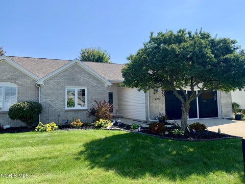 Photo of 26336 E Wexford Drive, Perrysburg, OH 43551 (MLS # 10012612)