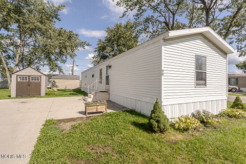 Mobile Home For Sale - 1285 N Shoop Avenue #90<br/> Wauseon, OH 43567