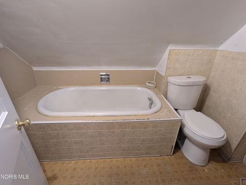 Tiny photo for 106 E Hudson Street, Toledo, OH 43608 (MLS # 10004780)