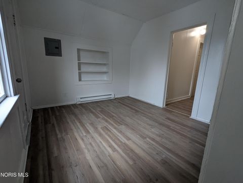 Tiny photo for 106 E Hudson Street, Toledo, OH 43608 (MLS # 10004780)