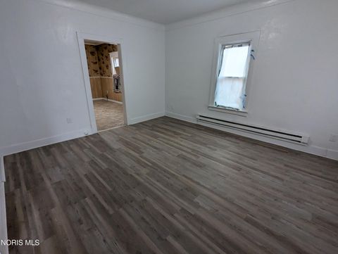 Tiny photo for 106 E Hudson Street, Toledo, OH 43608 (MLS # 10004780)