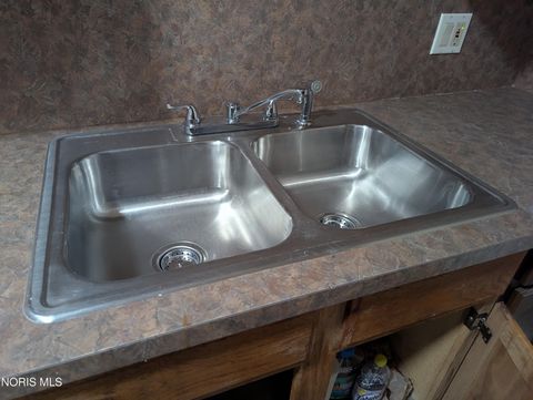 Tiny photo for 106 E Hudson Street, Toledo, OH 43608 (MLS # 10004780)