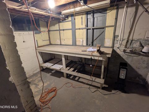 Tiny photo for 106 E Hudson Street, Toledo, OH 43608 (MLS # 10004780)