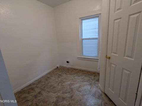 Tiny photo for 106 E Hudson Street, Toledo, OH 43608 (MLS # 10004780)