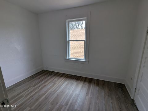 Tiny photo for 106 E Hudson Street, Toledo, OH 43608 (MLS # 10004780)