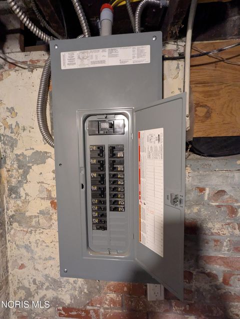 Tiny photo for 106 E Hudson Street, Toledo, OH 43608 (MLS # 10004780)