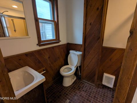 Tiny photo for 106 E Hudson Street, Toledo, OH 43608 (MLS # 10004780)