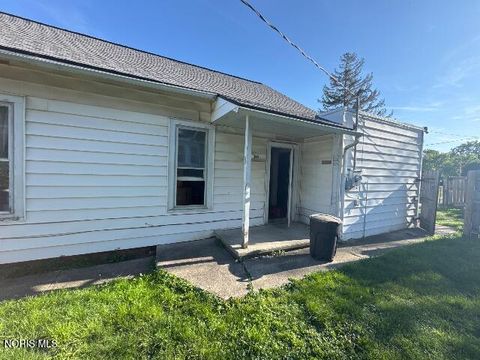 Tiny photo for 1324 Felt Street, Toledo, OH 43605 (MLS # 10010136)