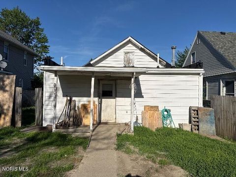 Tiny photo for 1324 Felt Street, Toledo, OH 43605 (MLS # 10010136)