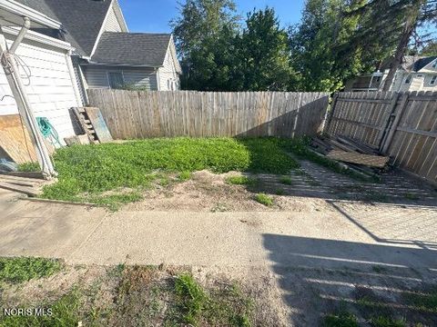 Tiny photo for 1324 Felt Street, Toledo, OH 43605 (MLS # 10010136)