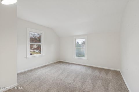 Tiny photo for 4341 Lyman Avenue, Toledo, OH 43612 (MLS # 10001946)