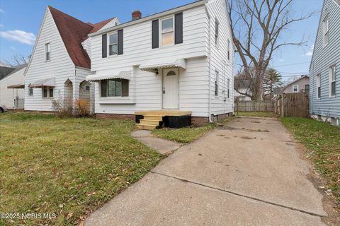 Tiny photo for 4341 Lyman Avenue, Toledo, OH 43612 (MLS # 10001946)