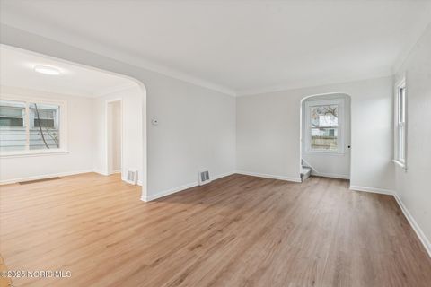 Tiny photo for 4341 Lyman Avenue, Toledo, OH 43612 (MLS # 10001946)