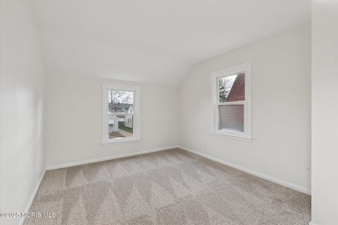 Tiny photo for 4341 Lyman Avenue, Toledo, OH 43612 (MLS # 10001946)