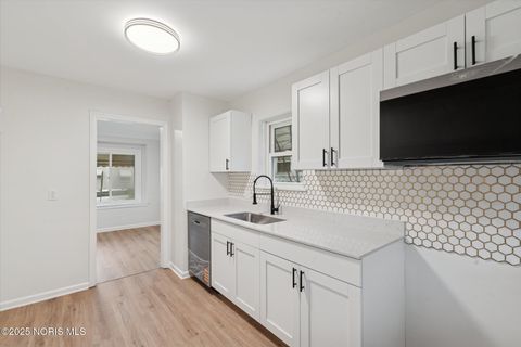 Tiny photo for 4341 Lyman Avenue, Toledo, OH 43612 (MLS # 10001946)