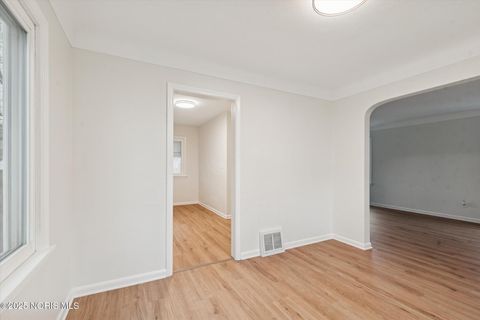 Tiny photo for 4341 Lyman Avenue, Toledo, OH 43612 (MLS # 10001946)