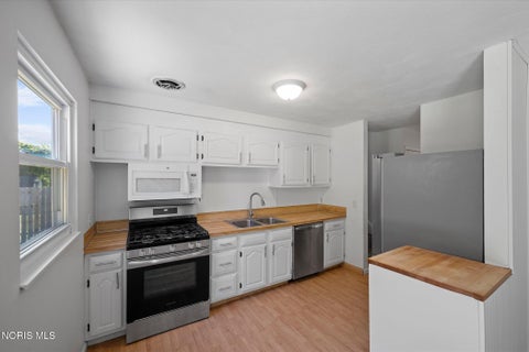 Tiny photo for 201 Marshall Drive, Swanton, OH 43558 (MLS # 10011338)