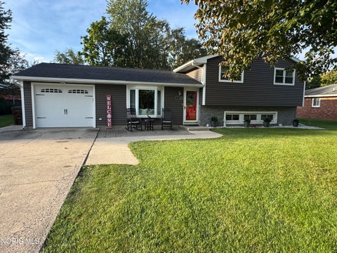 Photo of 1768 Elmwood Drive, Defiance, OH 43512 (MLS # 10013126)