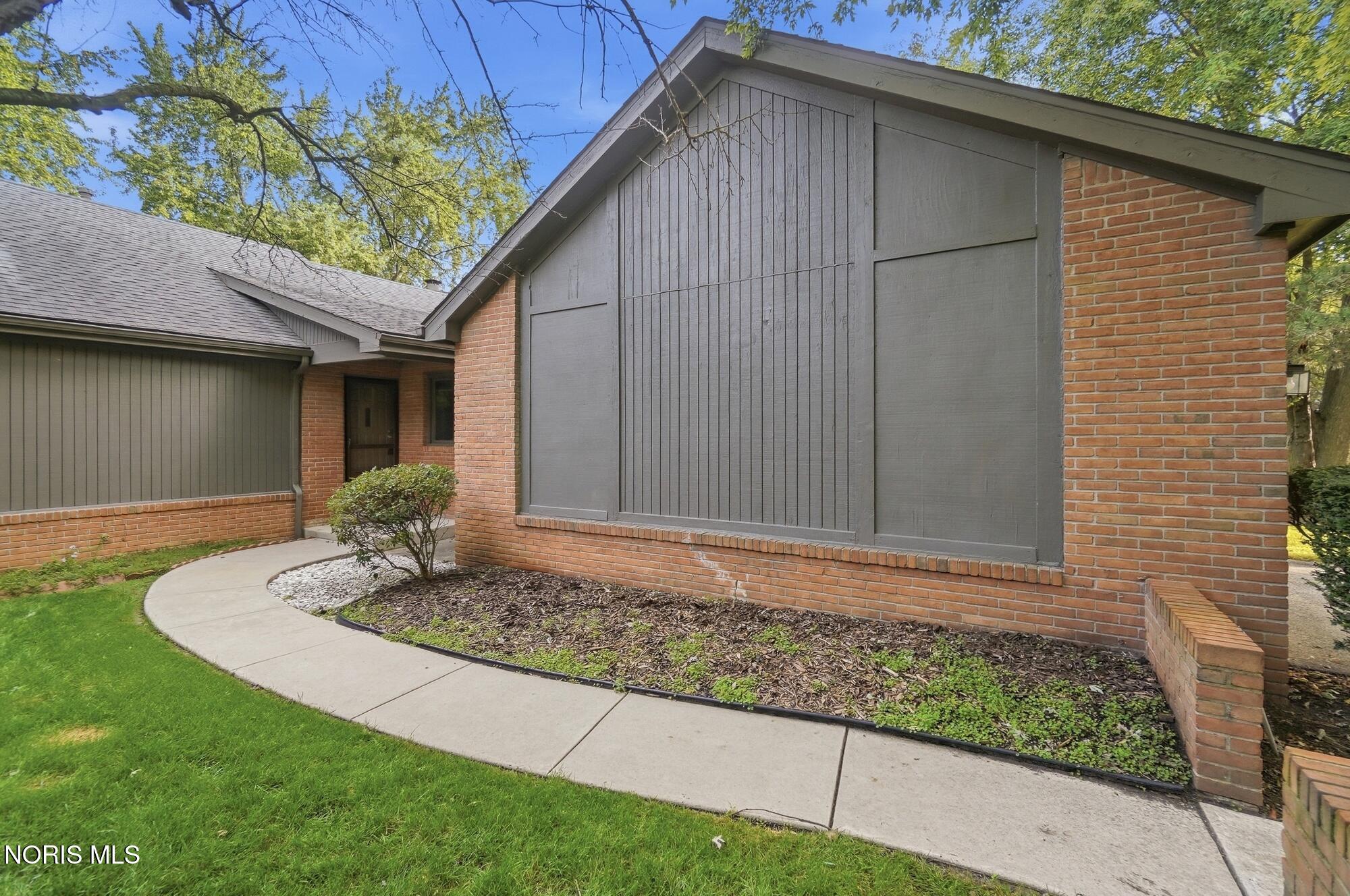 25 Kingsview Drive