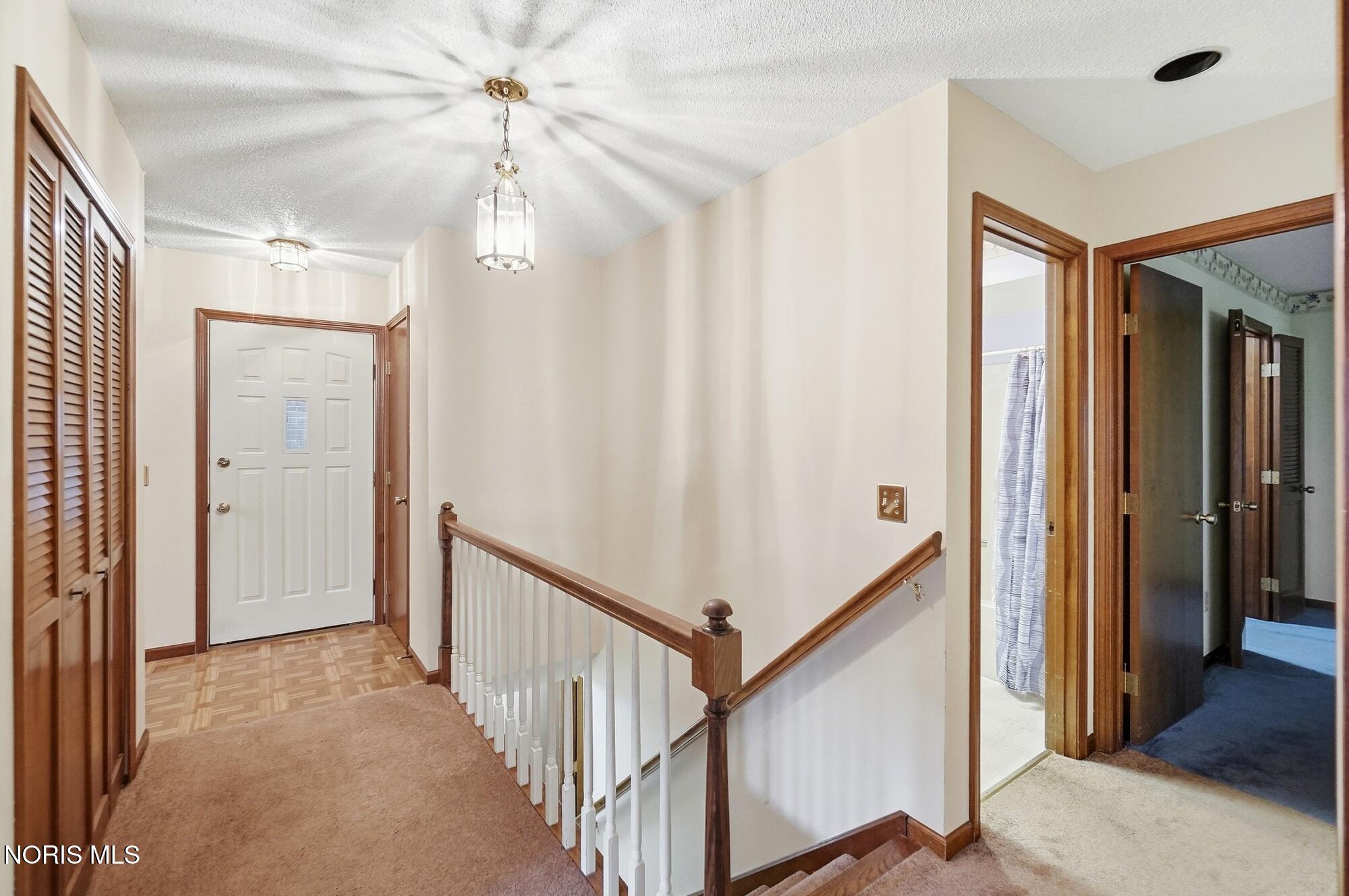 25 Kingsview Drive
