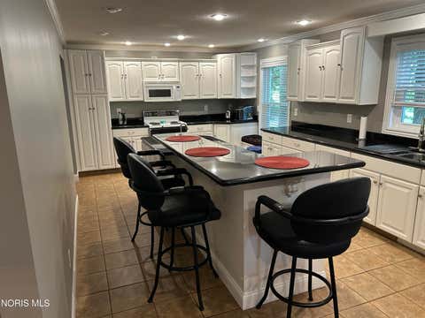 Tiny photo for 6120 Peppermill Drive, Sylvania, OH 43560 (MLS # 10009356)