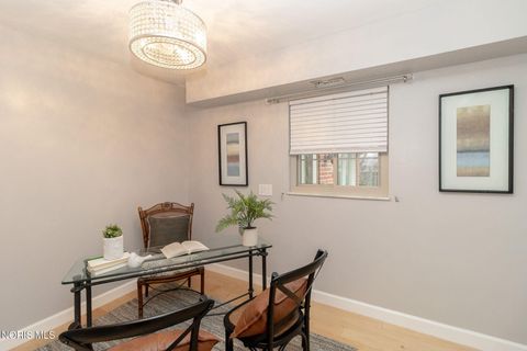 Tiny photo for 3158 Oak Grove Place, Toledo, OH 43613 (MLS # 10004328)