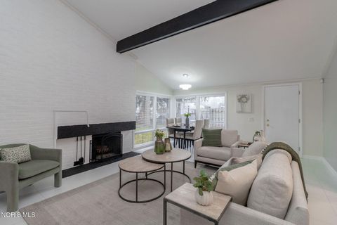 Tiny photo for 3158 Oak Grove Place, Toledo, OH 43613 (MLS # 10004328)