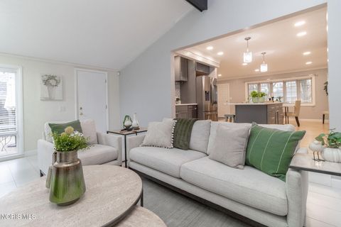 Tiny photo for 3158 Oak Grove Place, Toledo, OH 43613 (MLS # 10004328)