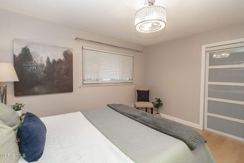 Tiny photo for 3158 Oak Grove Place, Toledo, OH 43613 (MLS # 10004328)