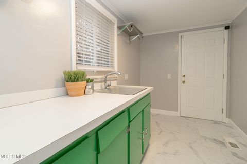 Tiny photo for 3158 Oak Grove Place, Toledo, OH 43613 (MLS # 10004328)