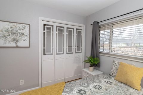 Tiny photo for 3158 Oak Grove Place, Toledo, OH 43613 (MLS # 10004328)