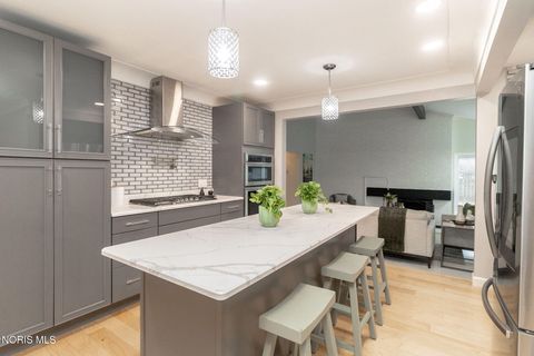 Tiny photo for 3158 Oak Grove Place, Toledo, OH 43613 (MLS # 10004328)