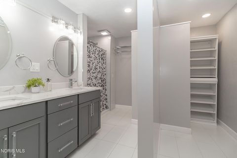 Tiny photo for 3158 Oak Grove Place, Toledo, OH 43613 (MLS # 10004328)