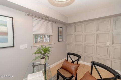 Tiny photo for 3158 Oak Grove Place, Toledo, OH 43613 (MLS # 10004328)