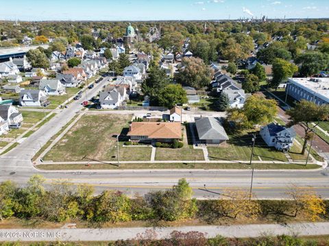 Tiny photo for 611 Miami Street, Toledo, OH 43605 (MLS # 10000432)