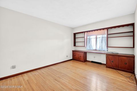 Tiny photo for 611 Miami Street, Toledo, OH 43605 (MLS # 10000432)