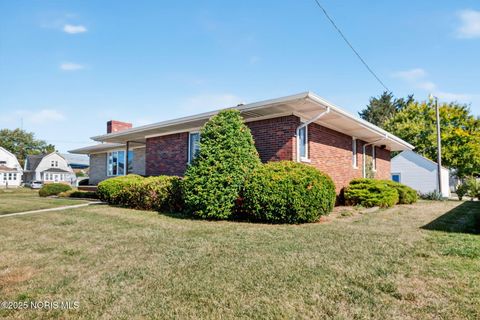 Tiny photo for 611 Miami Street, Toledo, OH 43605 (MLS # 10000432)