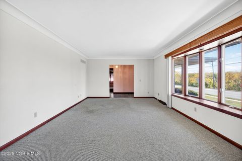Tiny photo for 611 Miami Street, Toledo, OH 43605 (MLS # 10000432)
