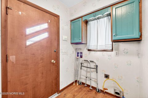 Tiny photo for 611 Miami Street, Toledo, OH 43605 (MLS # 10000432)