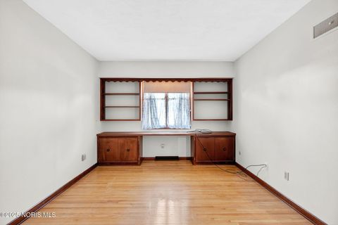 Tiny photo for 611 Miami Street, Toledo, OH 43605 (MLS # 10000432)