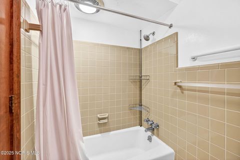 Tiny photo for 611 Miami Street, Toledo, OH 43605 (MLS # 10000432)